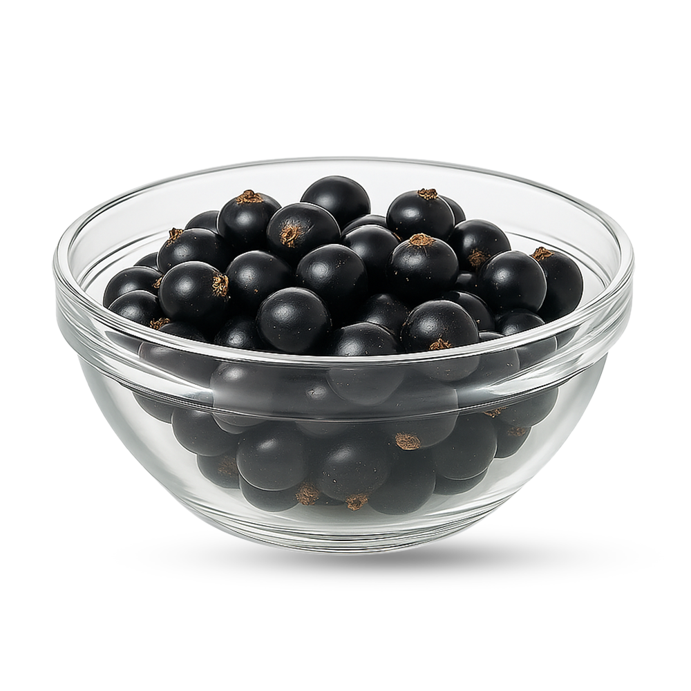Klare Glasschale mit glänzenden schwarzen Johannisbeeren für kukki Cocktail Wild Berry.
