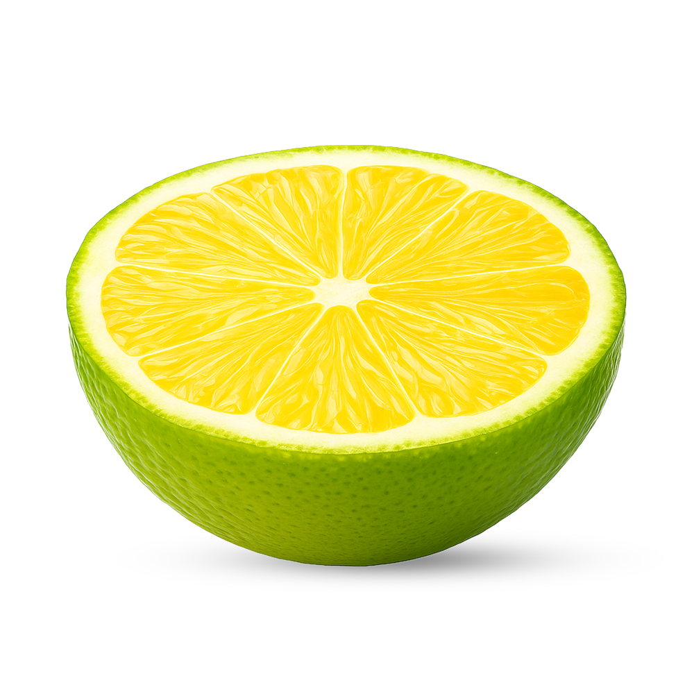 kukki Cocktail Caipi mit halber Limette auf weißem Hintergrund